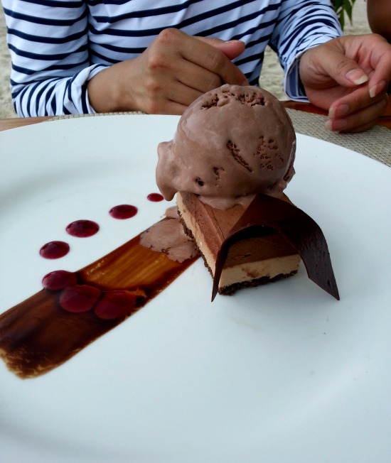 chocolate ice cream topping